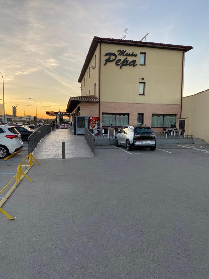 Hostal Meson Pepa Logrono Bagian luar foto