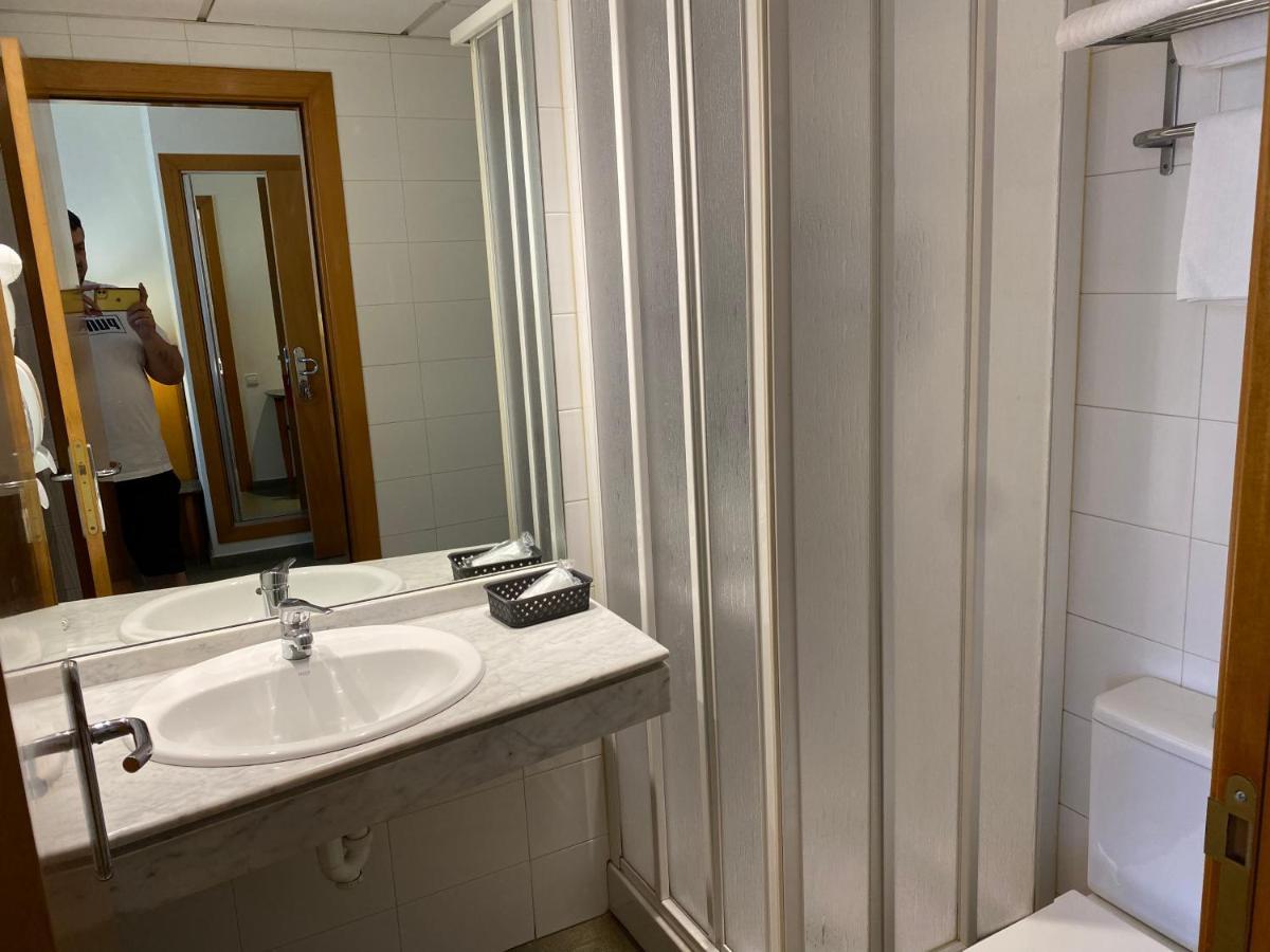 Hostal Meson Pepa Logrono Bagian luar foto