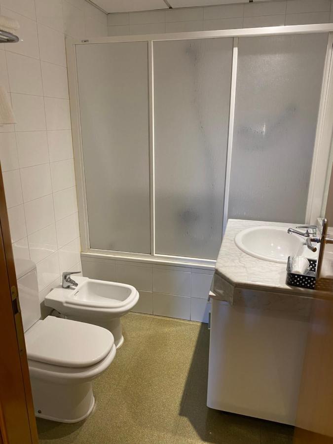 Hostal Meson Pepa Logrono Bagian luar foto