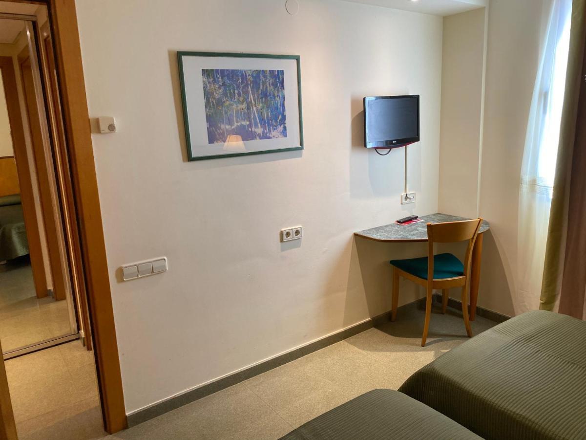 Hostal Meson Pepa Logrono Bagian luar foto