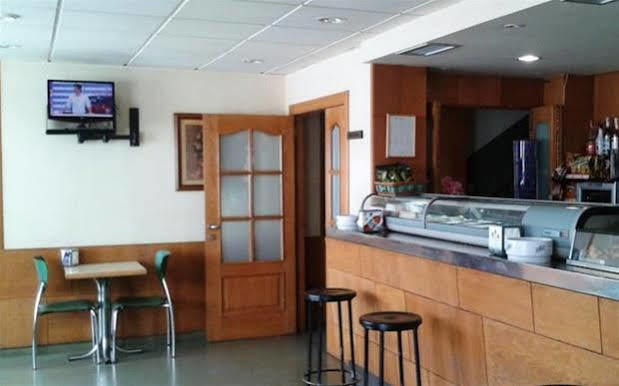 Hostal Meson Pepa Logrono Bagian luar foto